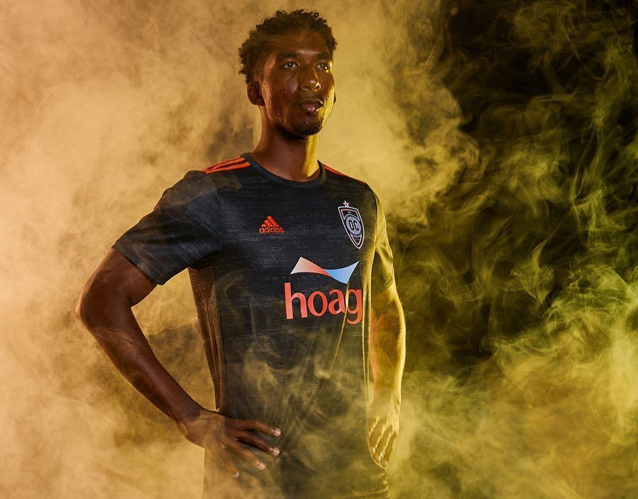 enda de zagueiro do Orange County para o Stade de ReimsFRA se torna a maior da USL