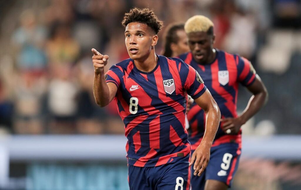 Orlando City próximo de finalizar contratação de atacante Nicholas Gioacchini 