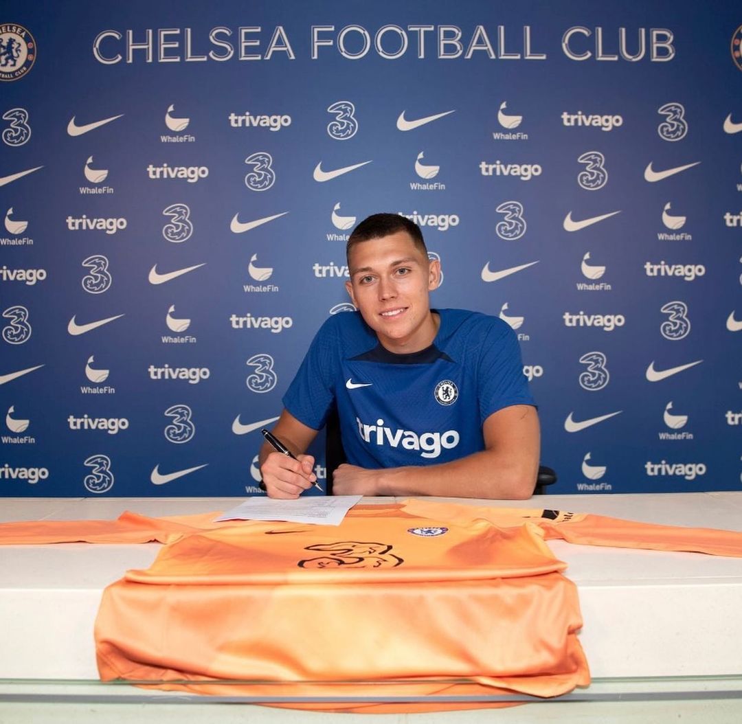 Chelsea anuncia contratação de Gabriel Slonina, do Chicago Fire