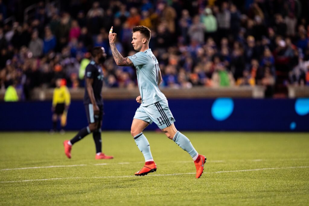 Rusnák comemorando gol do Real Salt Lake contra o FC Cincinnati