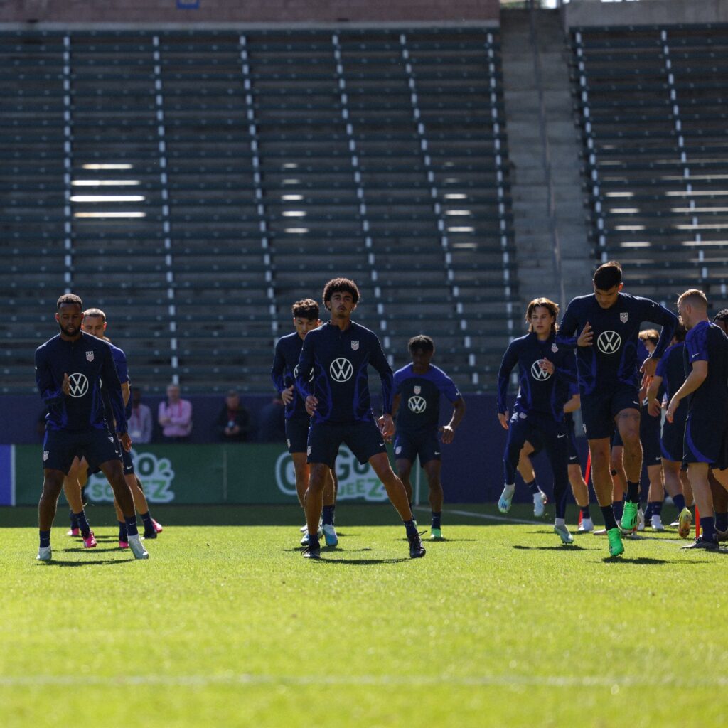 Selecao americana de futebol treina em Los Angeles
