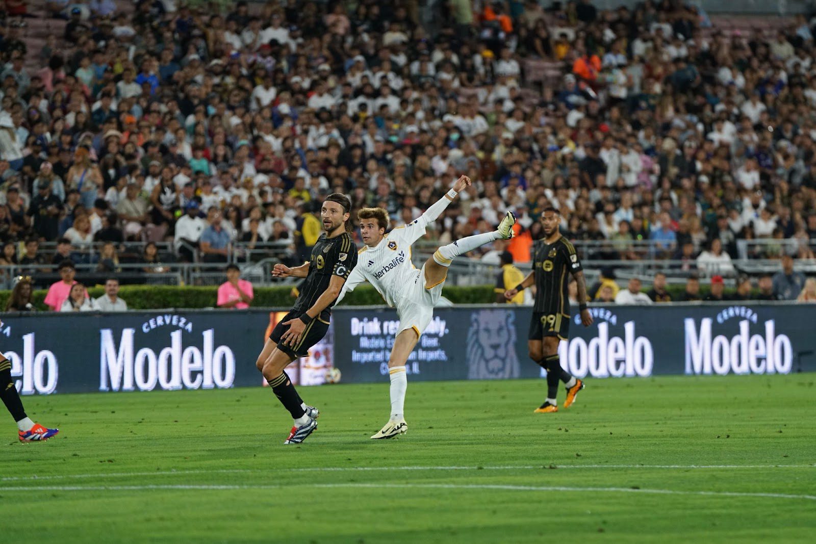 LA Galaxy vs Los Angeles FC