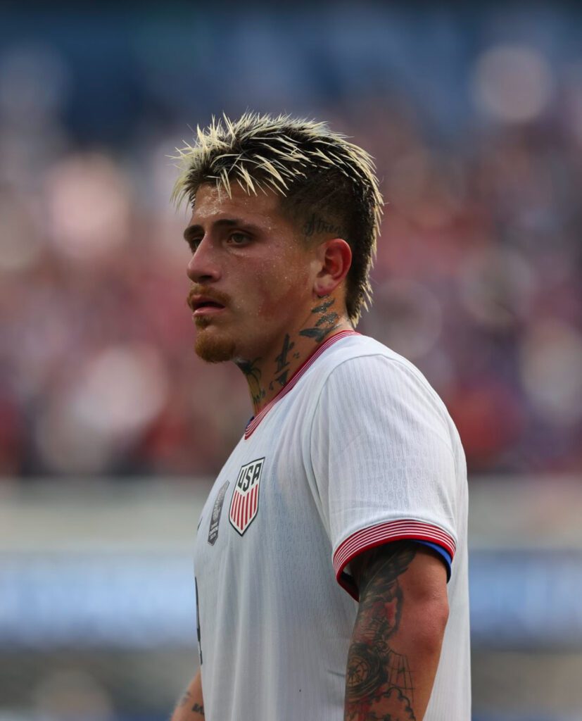 Diego Luna na partida contra o Canadá// @usmnt