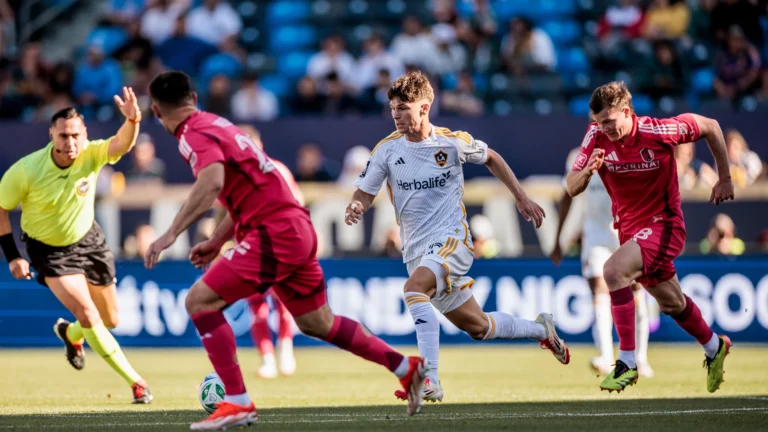 LA Galaxy vs Herediano Reprodução: LA Galaxy / X