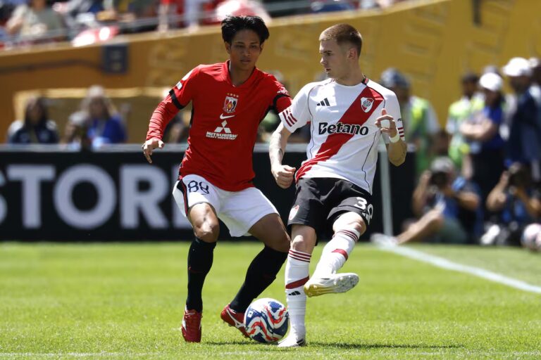 📸 Imagem de capa: Urawa Red Diamonds / Reprodução