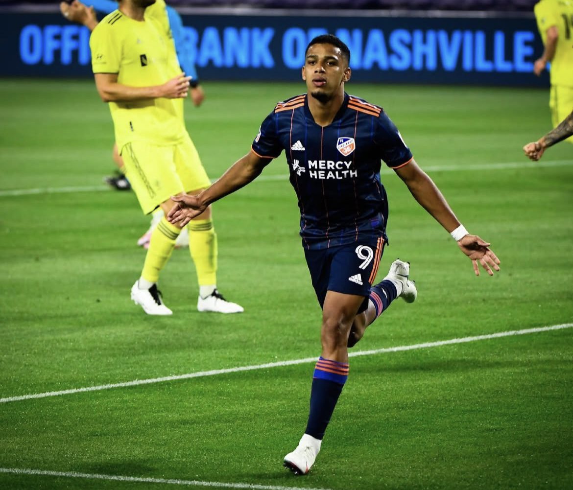 Brenner aceita proposta do Vasco e reforça o ataque para a temporada