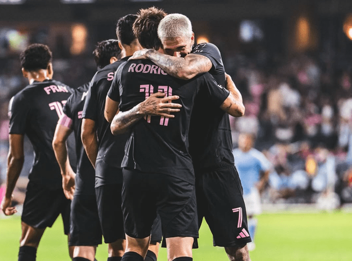 Faltando apenas seis rodadas até o final da temporada regular, os Camisas Rosas precisarão garantir pontos fora de casa se quiserem alcançar o topo da classificação. Reprodução: Instagram/ @intermiamicf