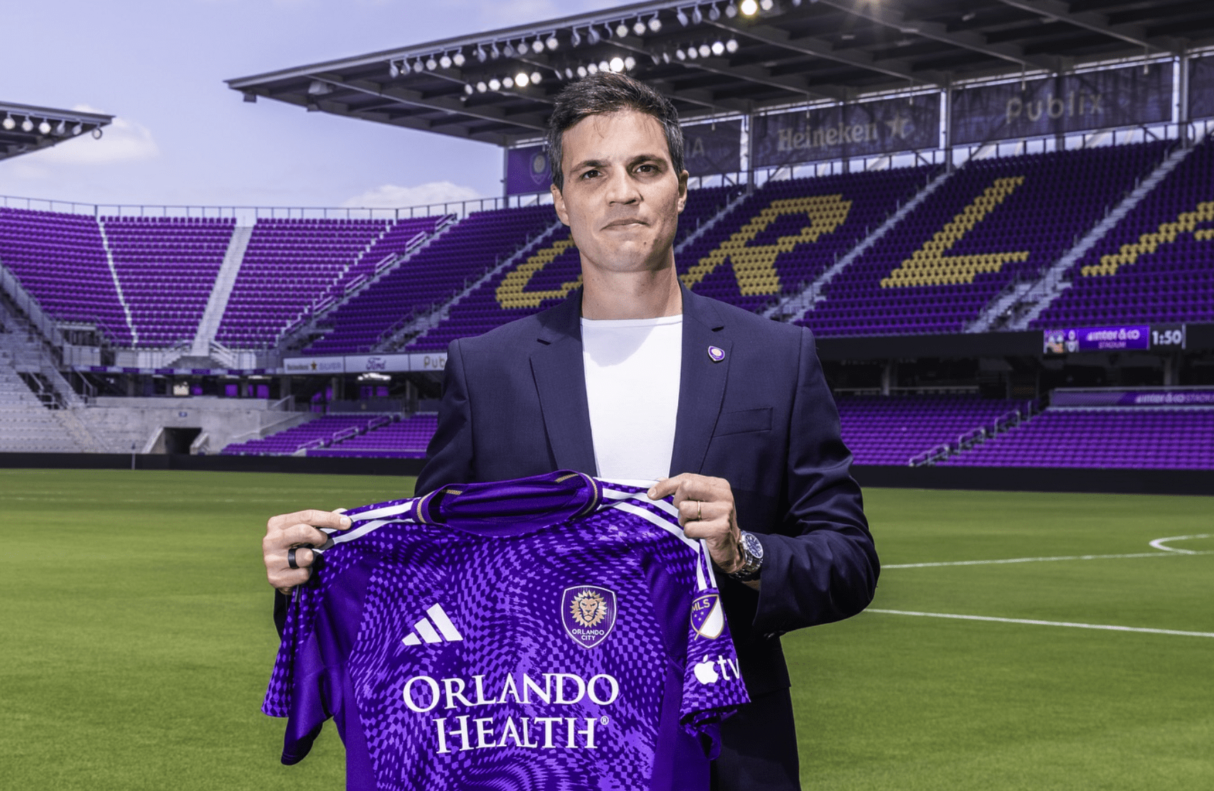 Ricardo Moreira com a camisa do Orlando City (@ricomoreira/Instagram)