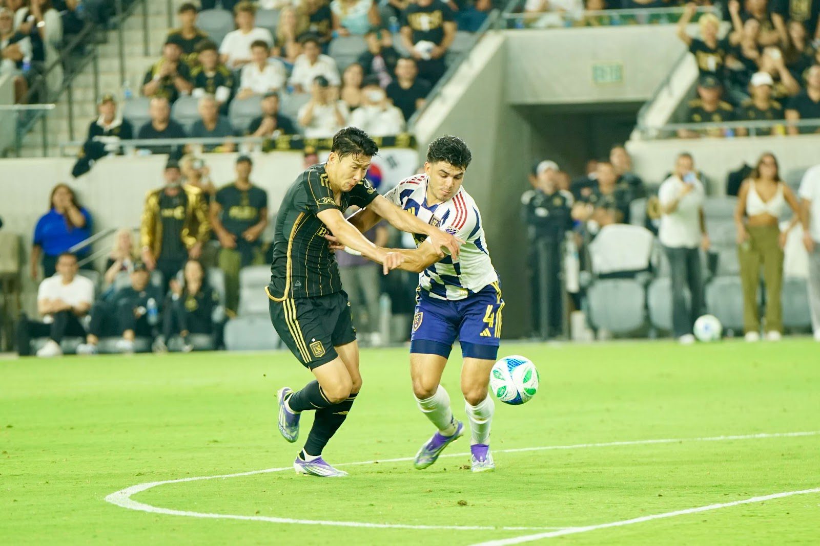 Son Heung-min desfalca o LAFC contra o Toronto em casa (Celso Oliveira / Territorio MLS)