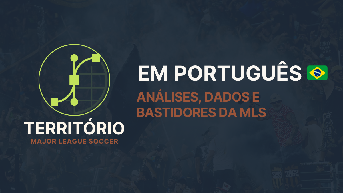 Logo do Território MLS sobre imagem de fundo com torcida e estádio da Major League Soccer; conteúdo jornalístico em português sobre futebol dos EUA