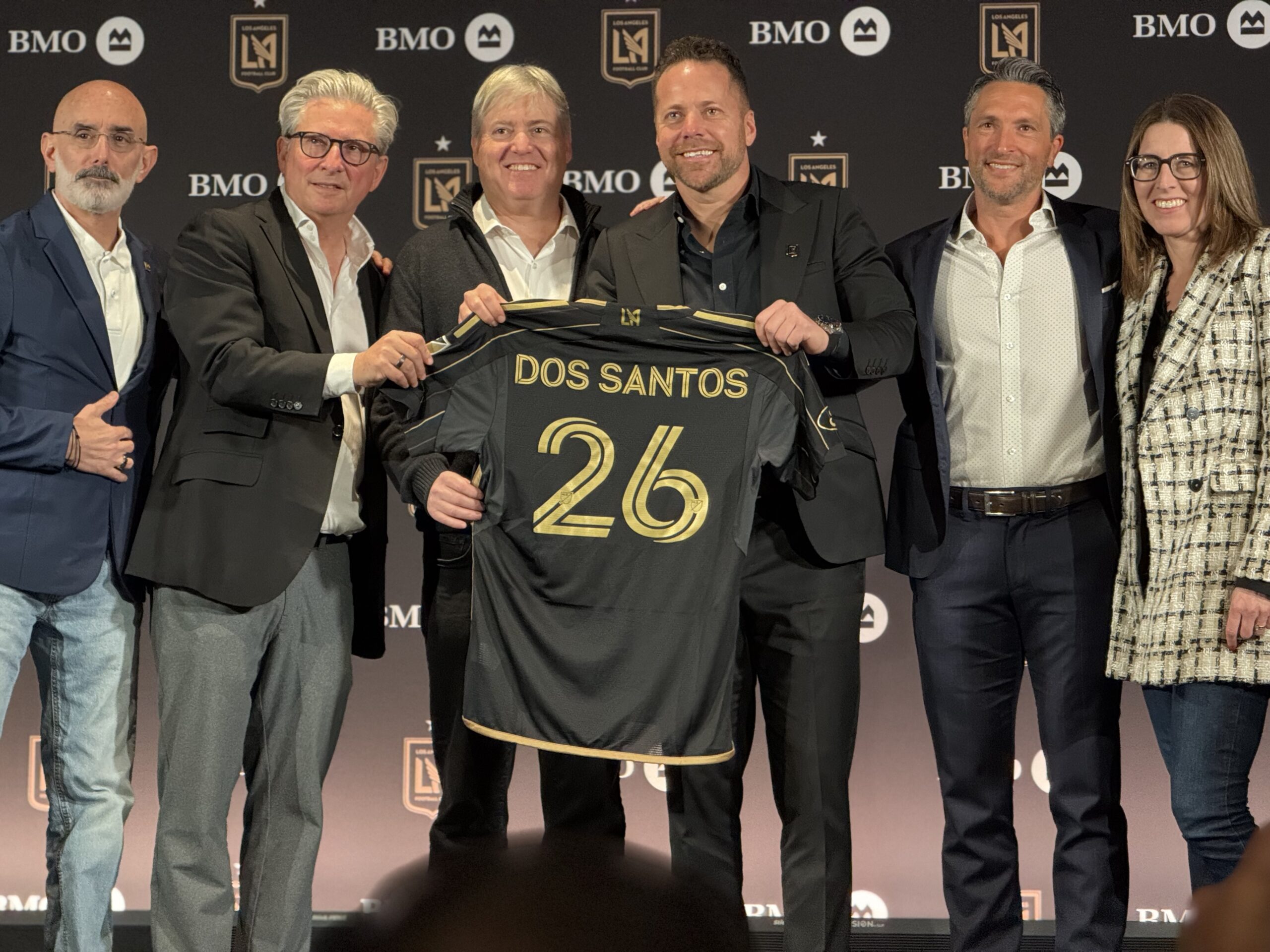 Marc dos Santos com os donos do LAFC em Los Angeles (Celso Oliveira / Territorio MLS)