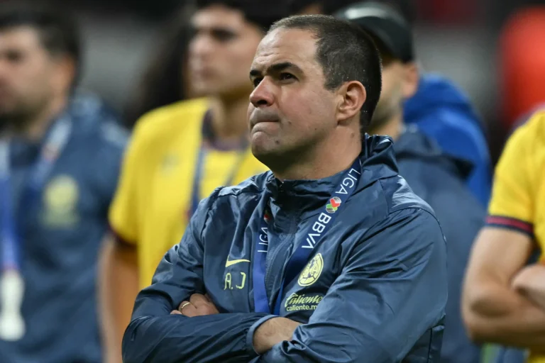 Torcedores do América pedem saída de André Jardine após empate com Cruz Azul