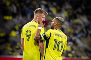 Surridge e Mukhtar lideram o ataque do Nashville, um dos times mais consistentes da MLS. Créditos: Nashville SC
