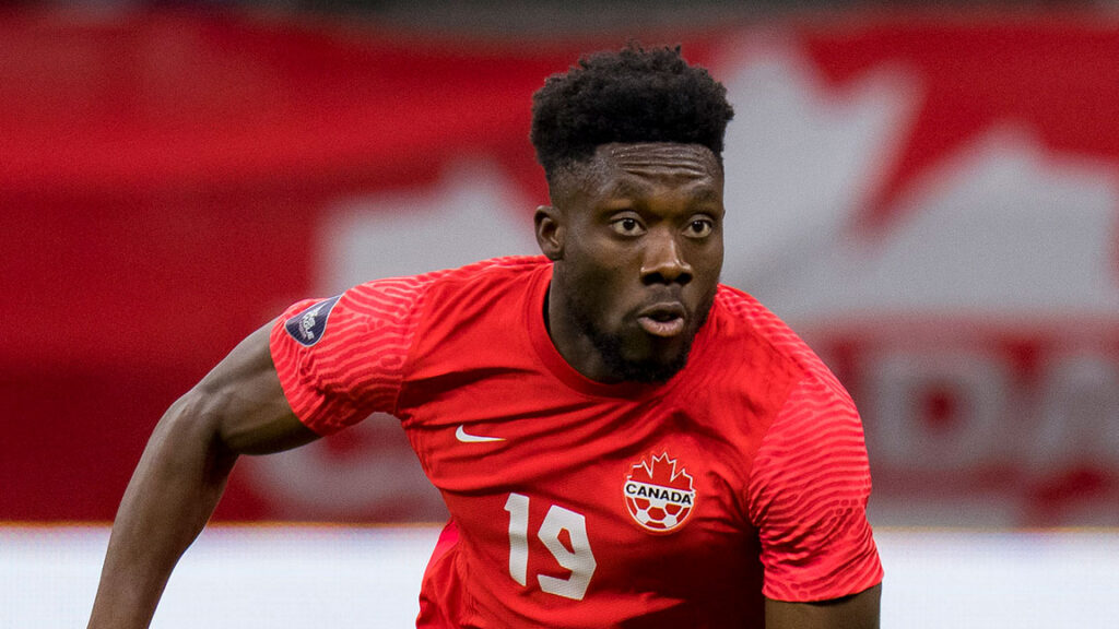 Lesão de Alphonso Davies preocupa, mas Canadá mantém otimismo para a Copa do Mundo